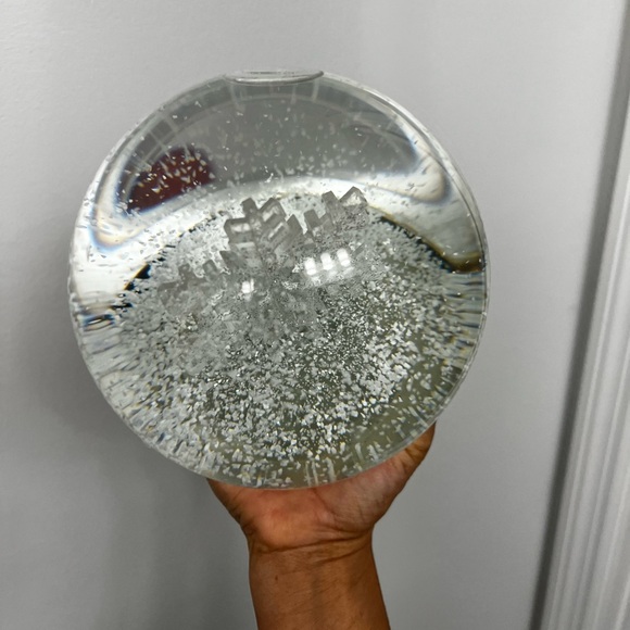 Let it show - Picture 2 of 3